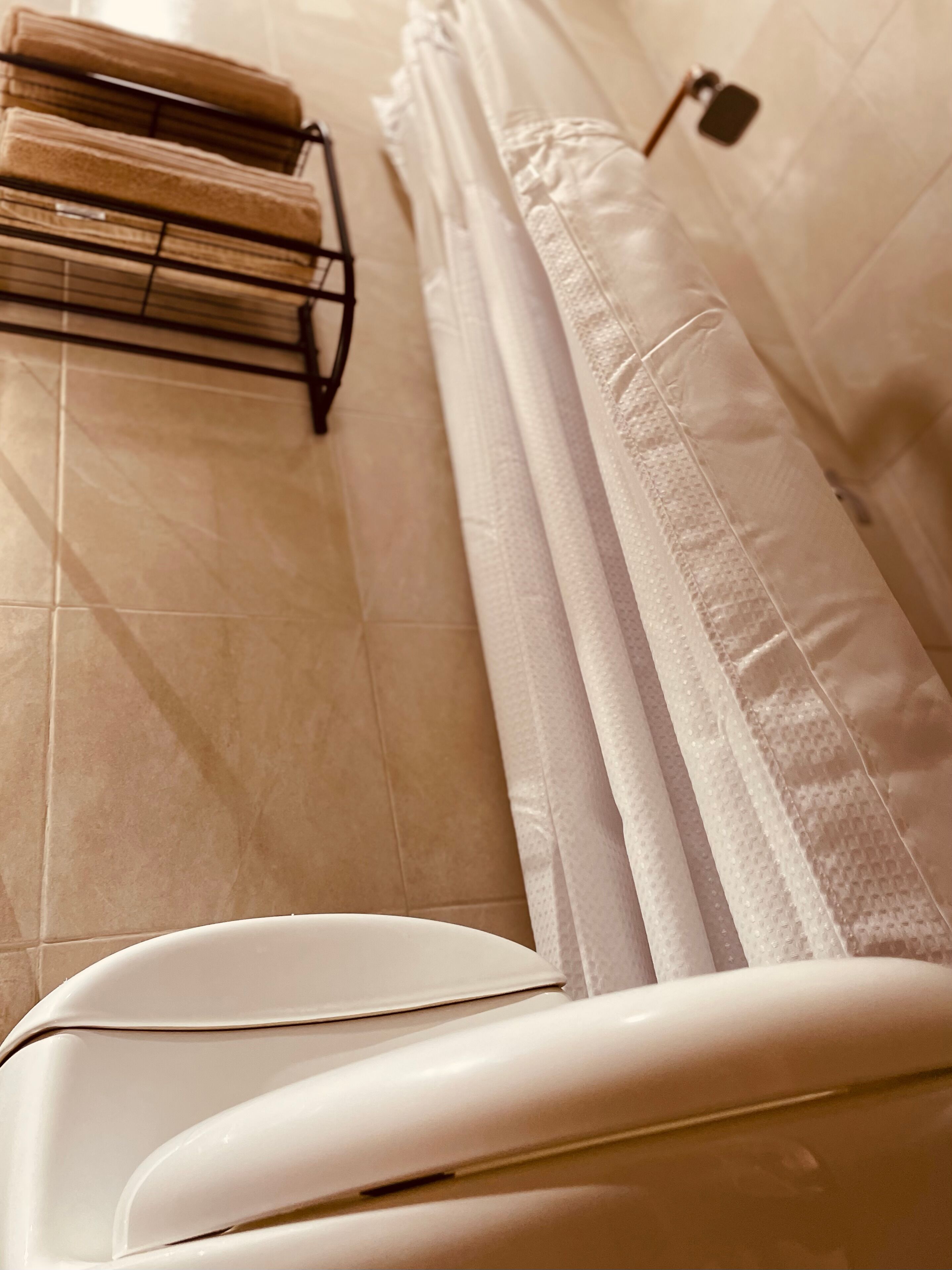 シャワー、ヘアドライヤー、タオル、石鹸