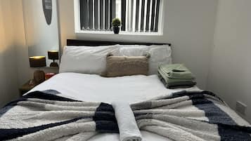 1 bedroom, iron/ironing board, travel cot, WiFi