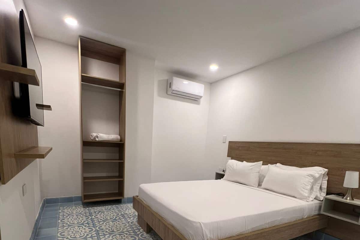 Free WiFi, bed sheets