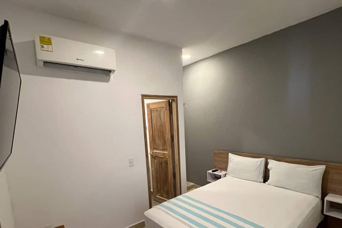 Free WiFi, bed sheets