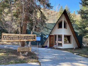Exterior - A-Frame In Paradise!! (Whole House) Fast WiFi (Ketchum)