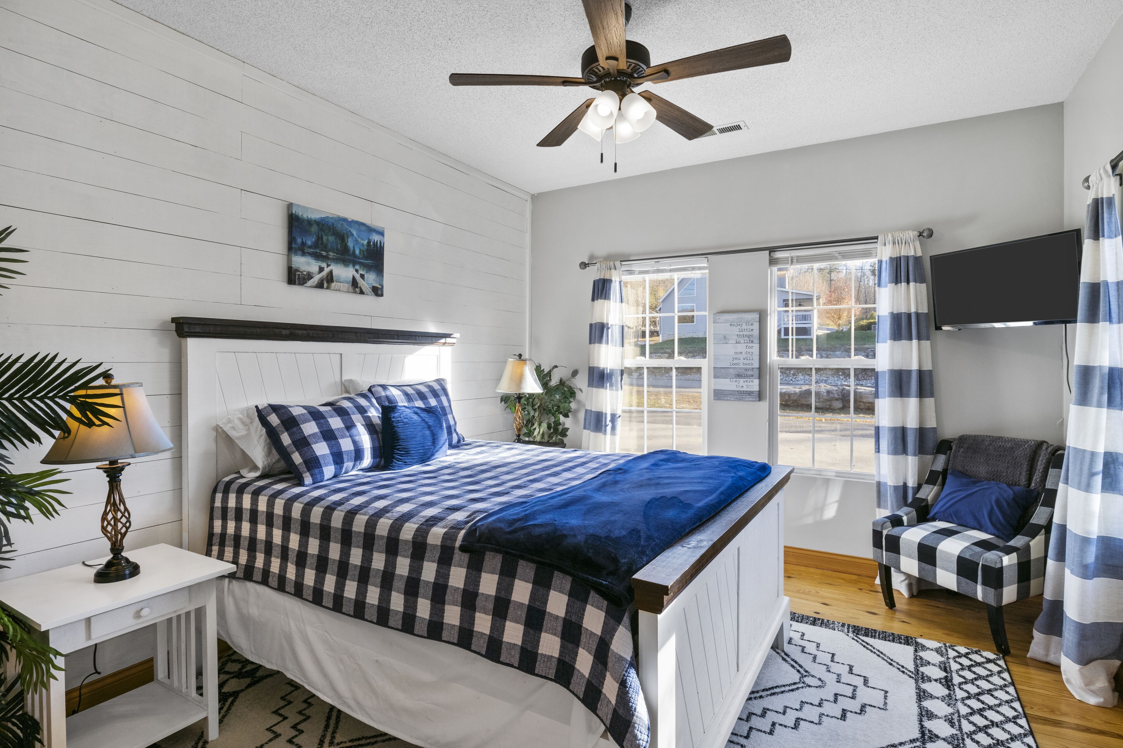 3 bedrooms, desk, iron/ironing board, free WiFi