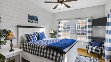 3 bedrooms, desk, iron/ironing board, free WiFi