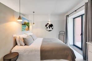 5 Schlafzimmer, Bügeleisen/Bügelbrett