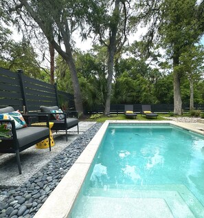 Piscina all'aperto, una piscina riscaldata