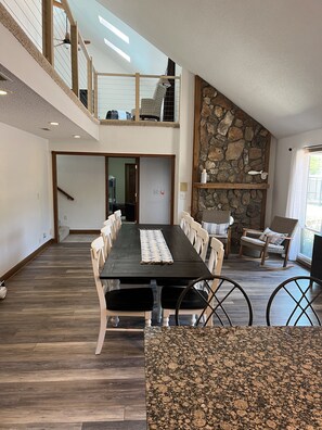 Dining - Amazing 5 bedroom, 4 bath home with Private Pool & Dock located in a great cove. (Sunrise Beach)