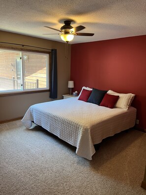 5 slaapkamers, een strijkplank/strijkijzer, gratis wifi, beddengoed