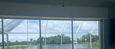 حمّام سباحة مُدفَّأ