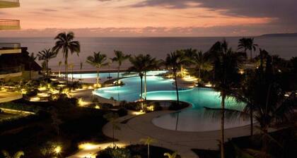 Luma Nuevo Vallarta Brand New Designer 4 bedroom beachfront apartment