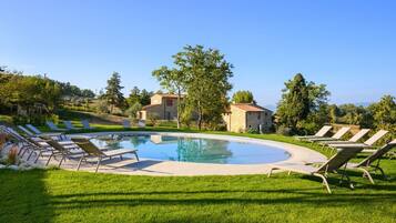 Piscina all'aperto