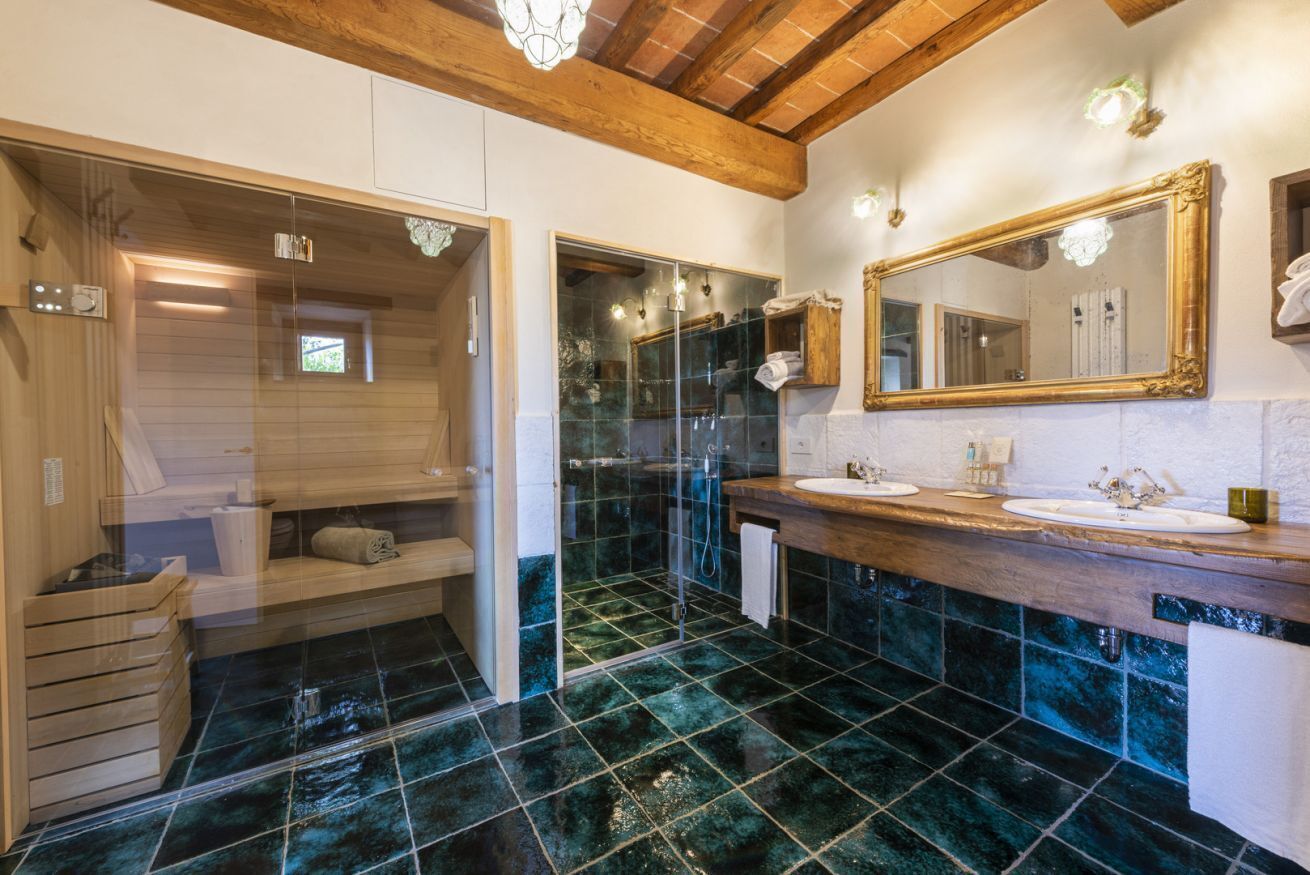 Vasca, asciugacapelli, bidet, asciugamani