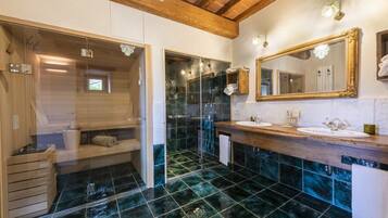 Vasca, asciugacapelli, bidet, asciugamani