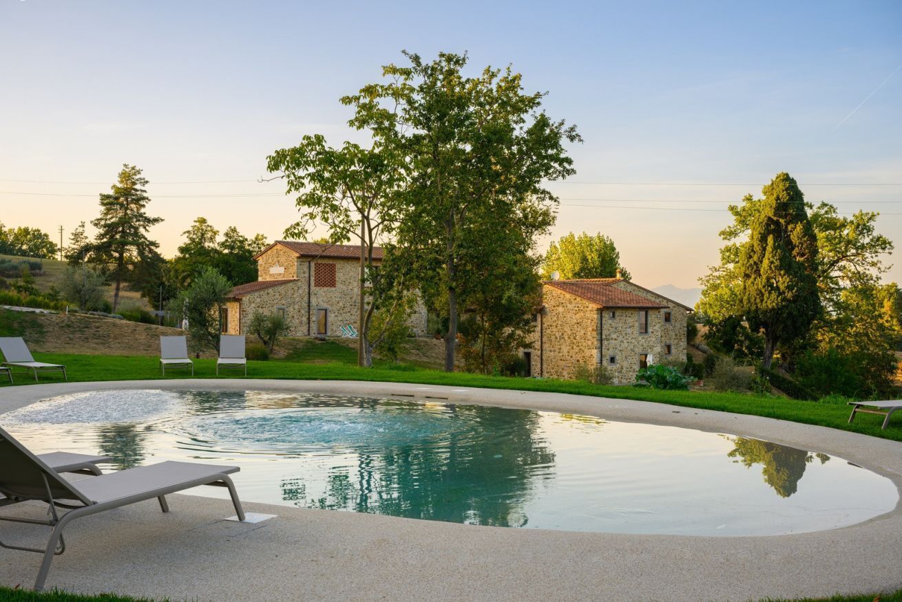 حمّام سباحة خارجي