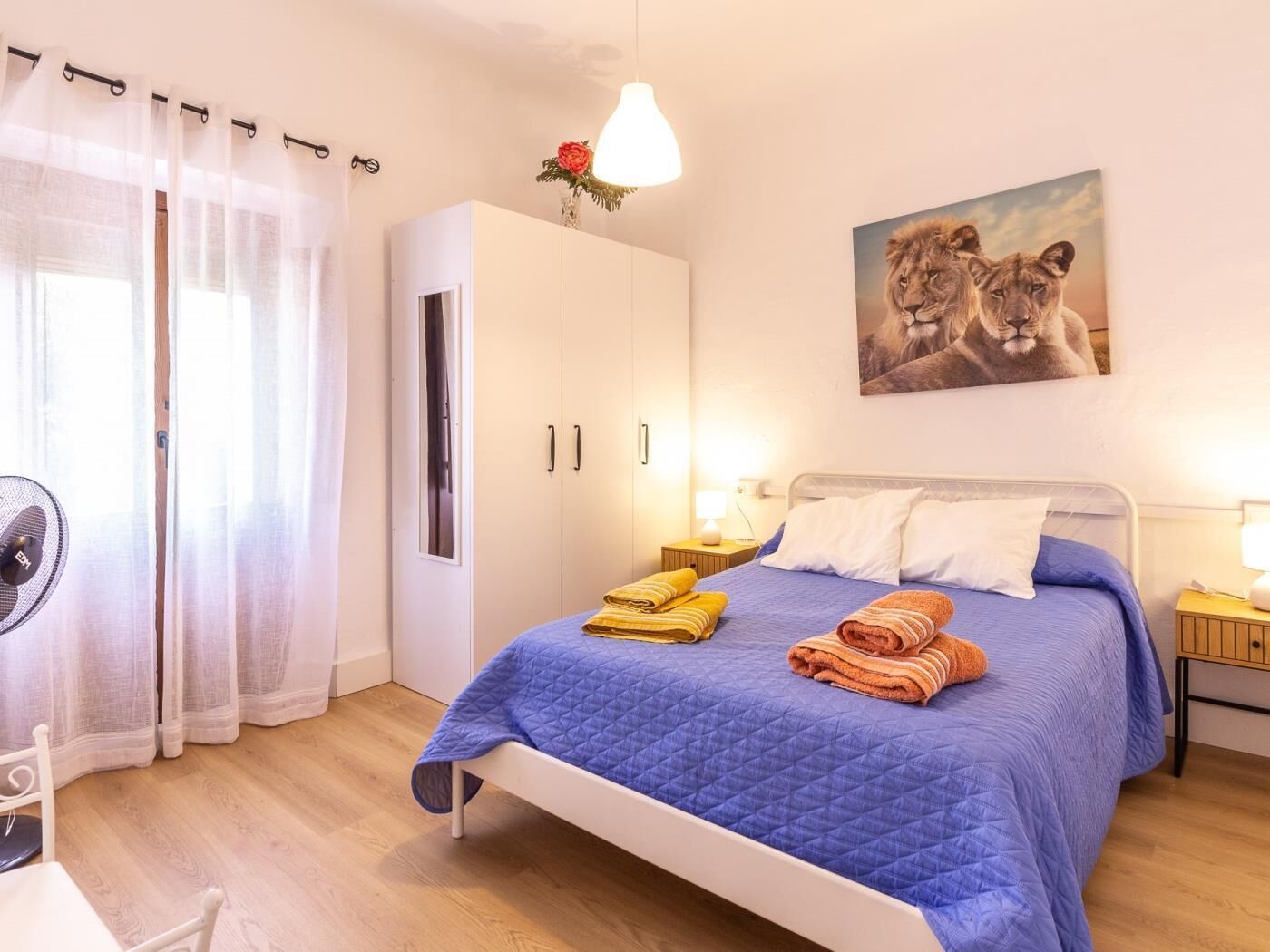 4 slaapkamers, een strijkplank/strijkijzer, internet, beddengoed