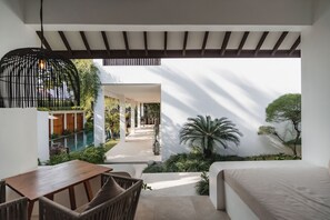 Villa, 4 Bedrooms | Garden view