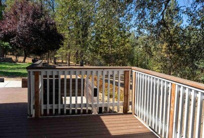 Yosemite, Hot Tub, Pets - Memories! The Daly Pad is the perfect stay for you!