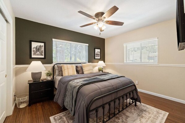 3 bedrooms, in-room safe, iron/ironing board, WiFi