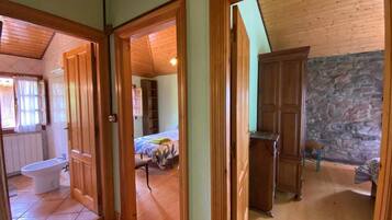 2 bedrooms, iron/ironing board, bed sheets