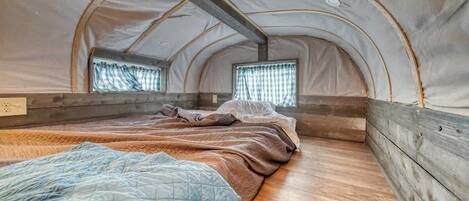 2 bedrooms, bed sheets