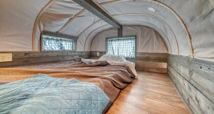 Tiny House Tabor - downtown & Pet Friendly