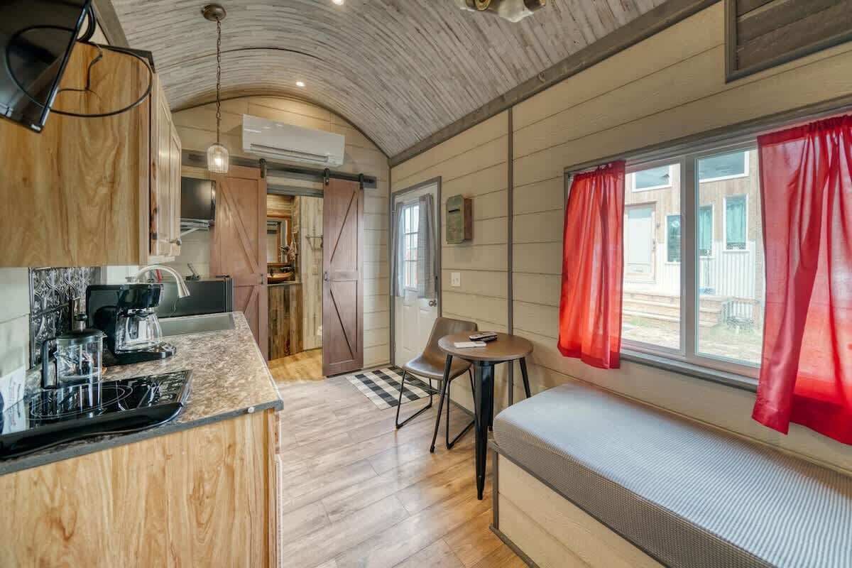 Refrigerador, microondas, placa de cocina, lavavajillas