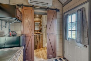 Refrigerador, microondas, placa de cocina, lavavajillas