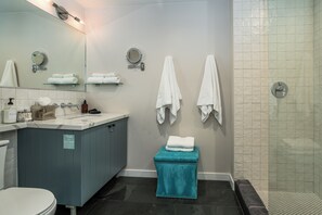 Classic Loft, 1 King Bed | Bathroom | Shower, hair dryer, bathrobes, towels - The Lofts at The Market (Paso Robles)
