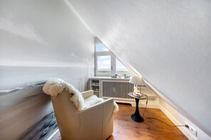 Uklassifisert bilde, 4 av 8, knapp