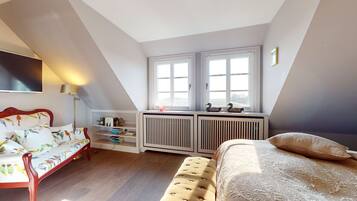 3 bedrooms, iron/ironing board, WiFi