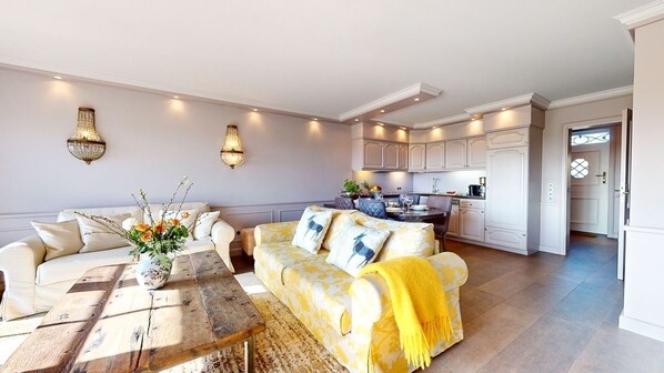 Unclassified image, 1 of 21, button