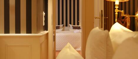 2 bedrooms, iron/ironing board, WiFi