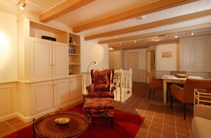 Unclassified image, 3 of 35, button