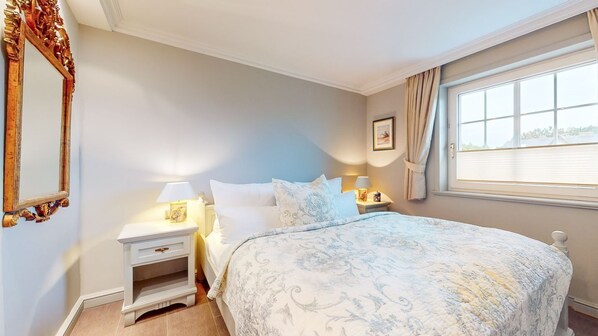 1 bedroom, in-room safe, desk, iron/ironing board