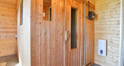 Lönhus Terpstich - Wonderful vacation home with garden, sauna hut and far-reaching views