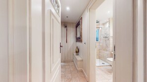 Unclassified image, 3 of 11, button