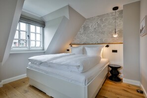 3 bedrooms, in-room safe, WiFi - Modern new-build house with well thought-out lighting concept in a quiet location. - (Sylt)