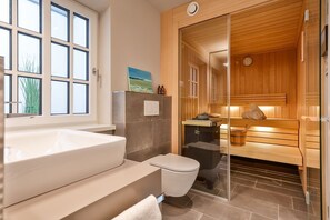 Unclassified image, 2 of 30, button - Newly built house with garden and two terraces in a salt marsh location in Tinnum. - (Sylt)