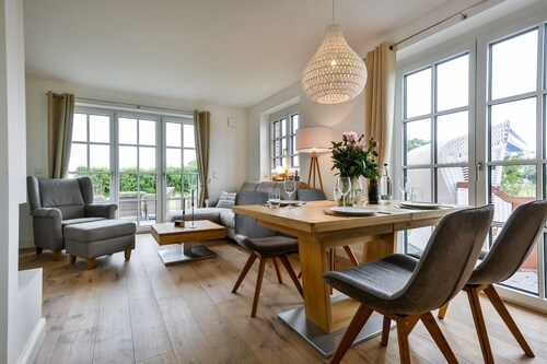 Exclusive new-build house with garden and wonderful salt marsh views. -