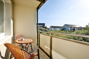 Unclassified image, 2 of 19, button