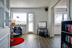 Unclassified image, 5 of 19, button