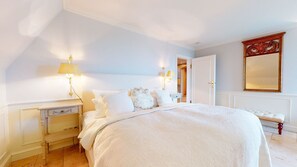 Unclassified image, 4 of 33, button