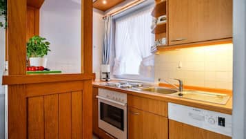 Kühlschrank, Ofen, Herdplatte, Geschirrspüler