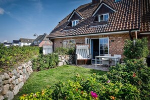 Outdoor dining - Strandseele - Cozy apartment in the heart of Hörnum for up to 4 people with (Hörnum (Sylt))