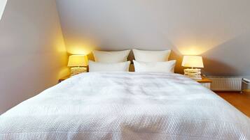 1 bedroom, desk, iron/ironing board, WiFi