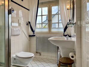 Hair dryer, towels
