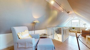 Unclassified image, 3 of 23, button