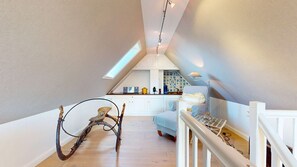 Unclassified image, 3 of 23, button