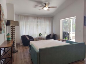 Unclassified image, 5 of 49, button - Updated Clean Spacious 3/2. Sleep12. 6 Minutes to Nokomis Beach. Pet friendly.  (Nokomis)