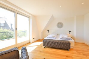 4 soveværelser, skrivebord, strygejern/strygebræt, Wi-Fi