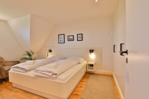 4 soverom, skrivebord, strykejern/-brett og wi-fi